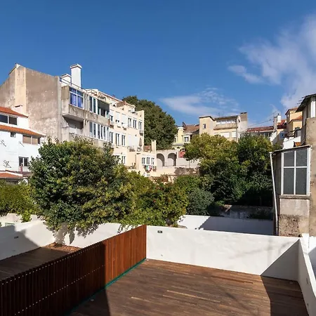 Portuguese Modern Style Flat For 4