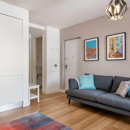 Portuguese Modern Style Flat For 4 Lisboa