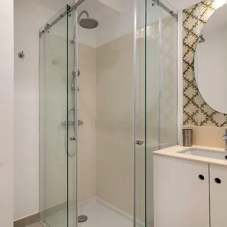 Portuguese Modern Style Flat For 4 *
