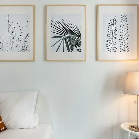 Portuguese Modern Style Flat For 4