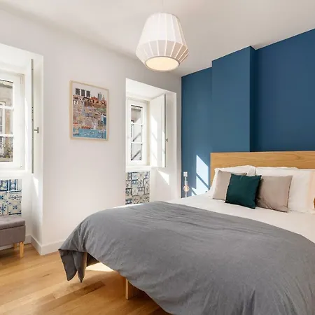Portuguese Modern Style Flat For 4 *